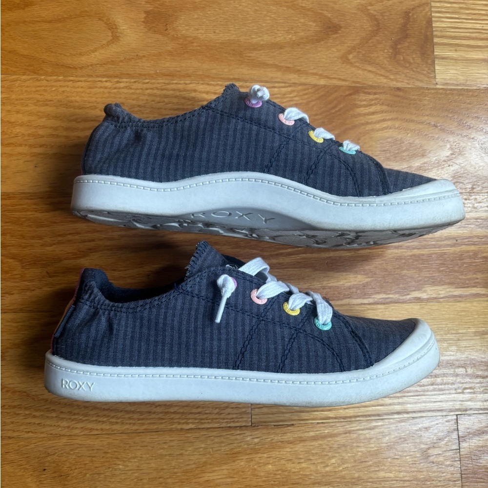 Girls Roxy Shoes - Picture 6 of 7